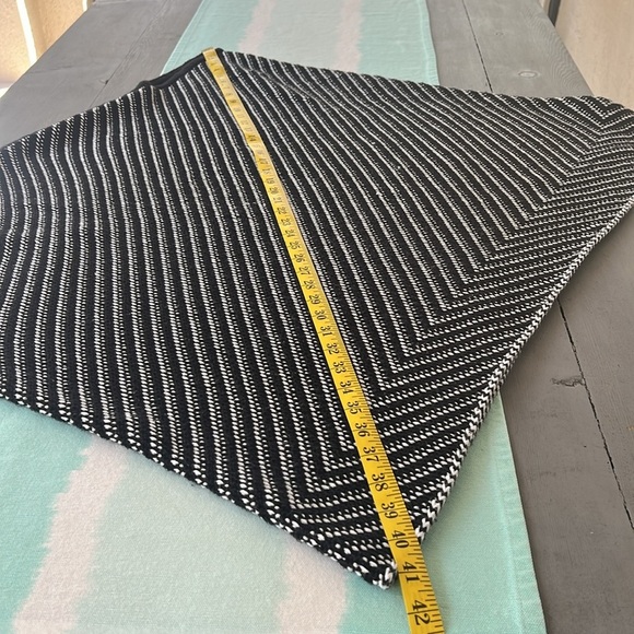 Chico’s Black & White Knit Asymmetrical Hemline Pullover Style Poncho Sweater - Picture 7 of 8